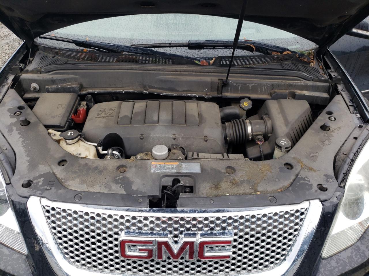 2011 GMC Acadia - Image 12