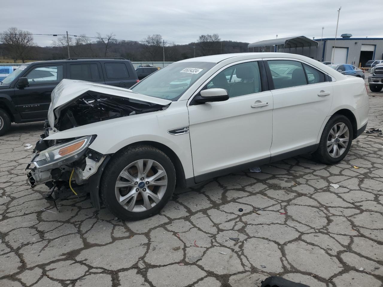 2019 Ford Taurus - Image 1