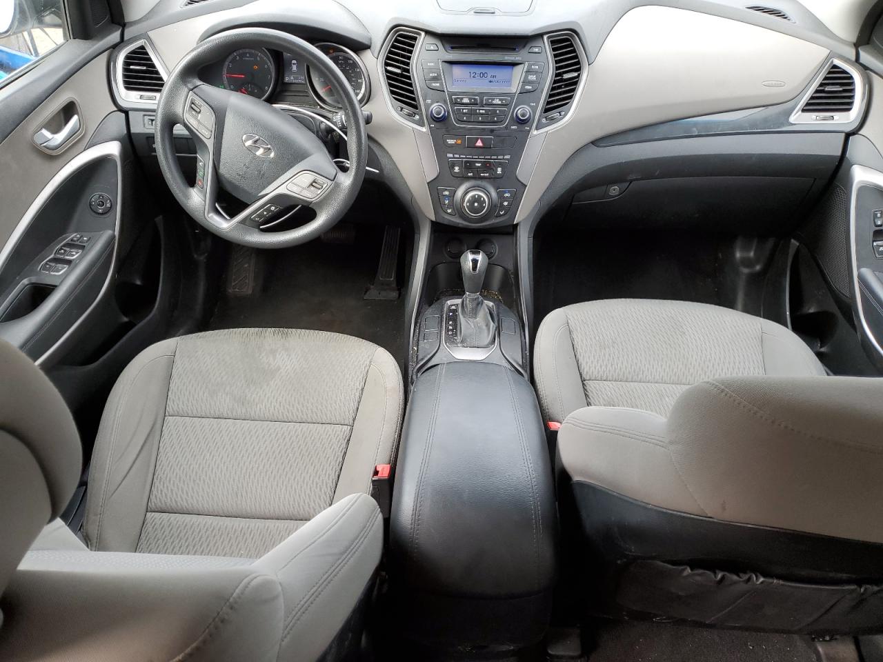 2016 Hyundai Santa Fe - Image 8