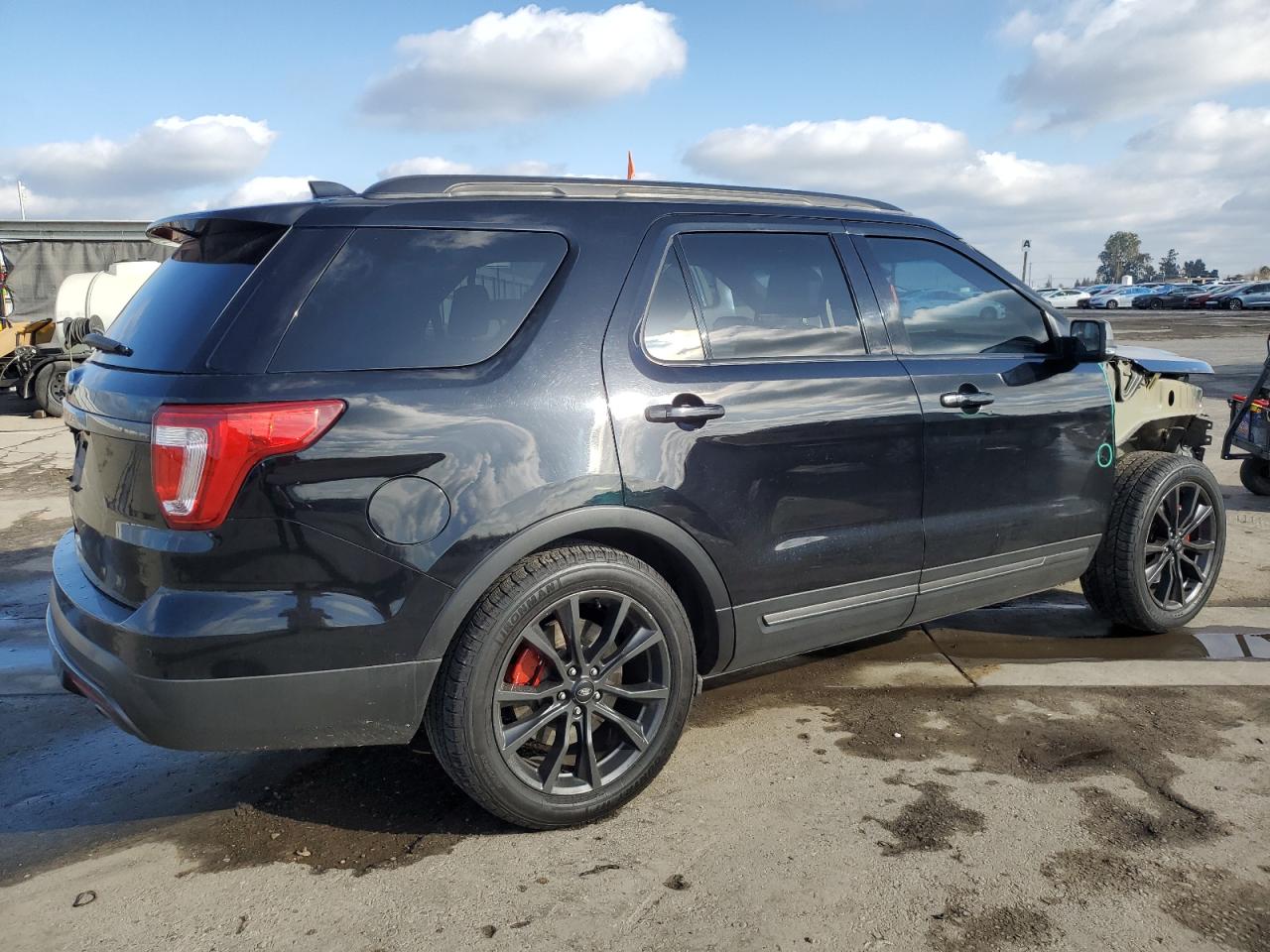 VIN 1FM5K7D80HGA03892 2017 FORD EXPLORER no.3