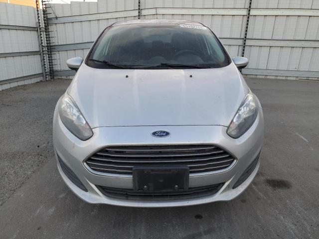 Sedans FORD FIESTA 2015 Silver