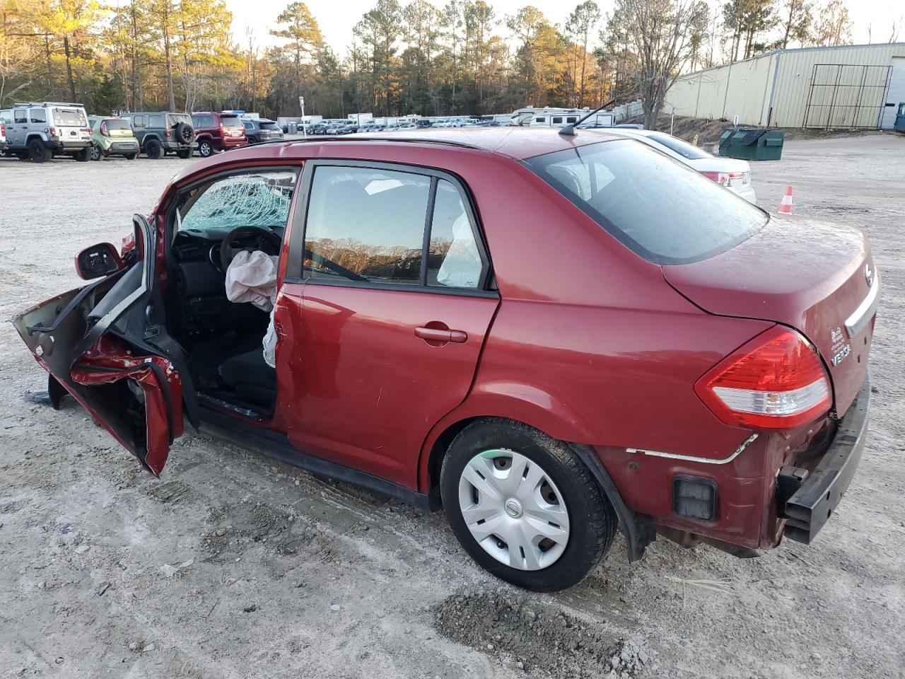 2010 Nissan Versa - Image 2