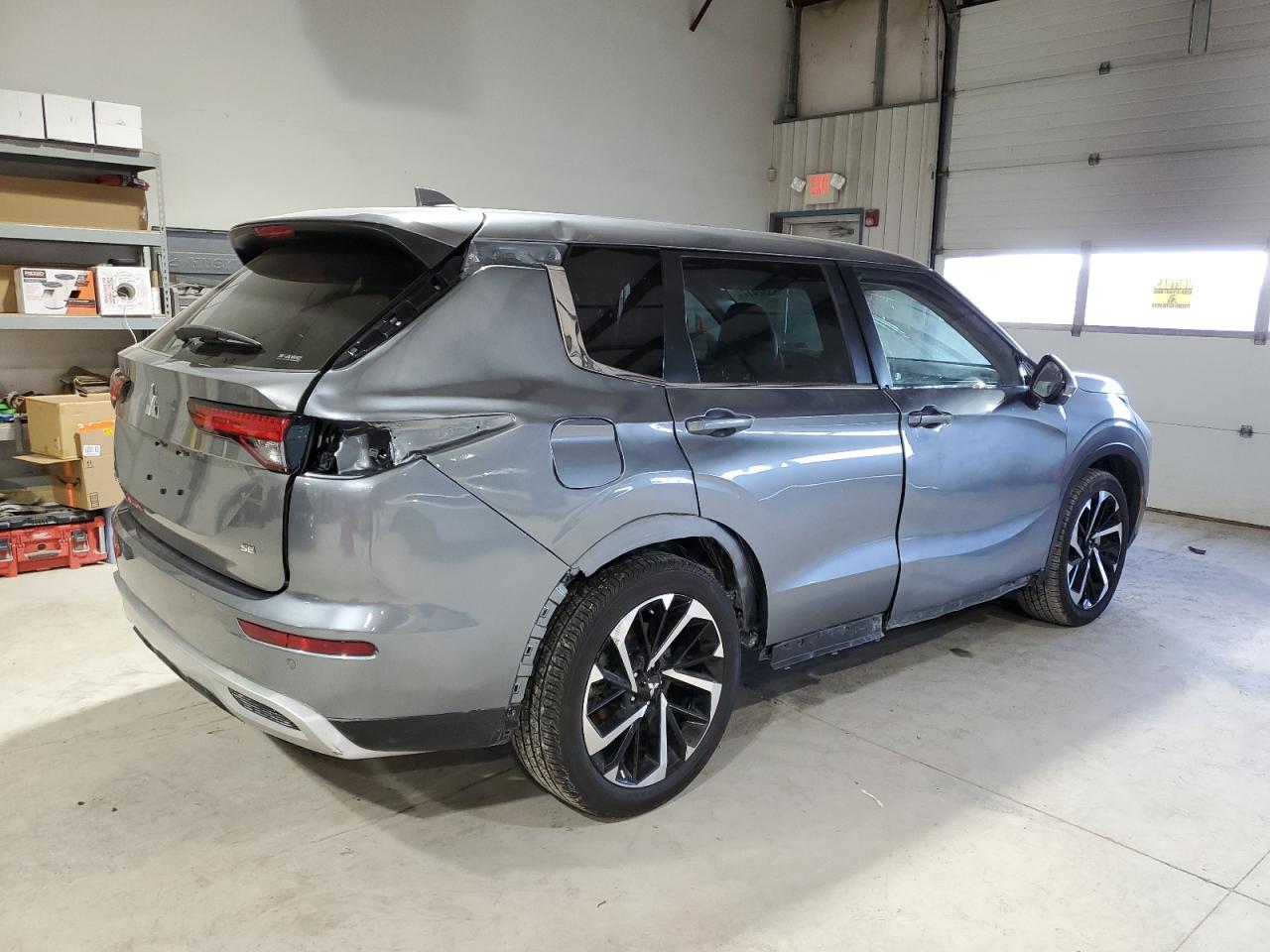 2024 Mitsubishi Outlander - Image 3