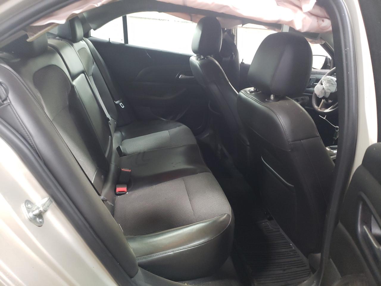 2014 Chevrolet Malibu - Image 10