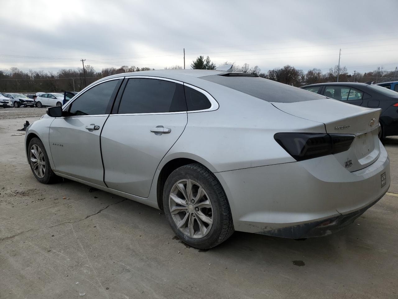 2019 Chevrolet Malibu - Image 2