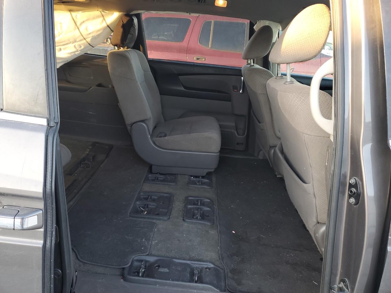 2015 Honda Odyssey - Image 11