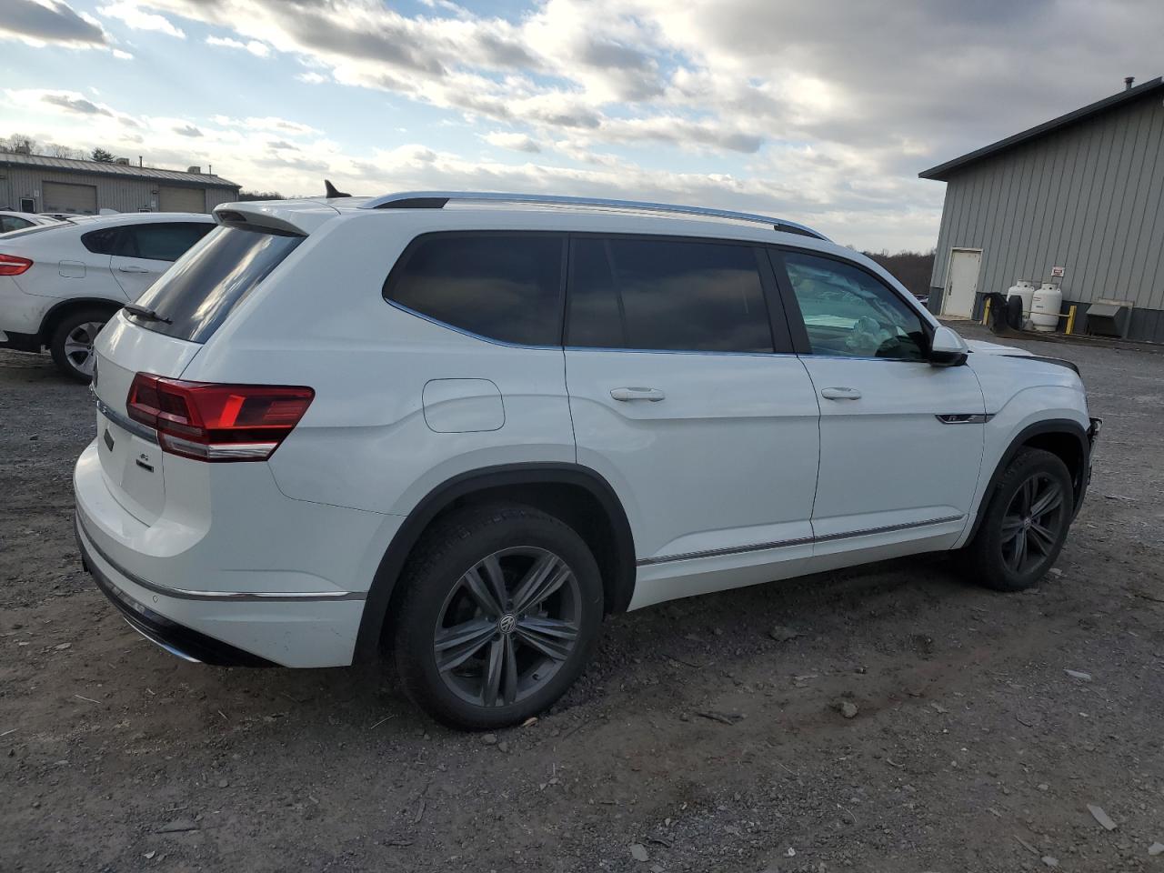 2019 Volkswagen Atlas - Image 3