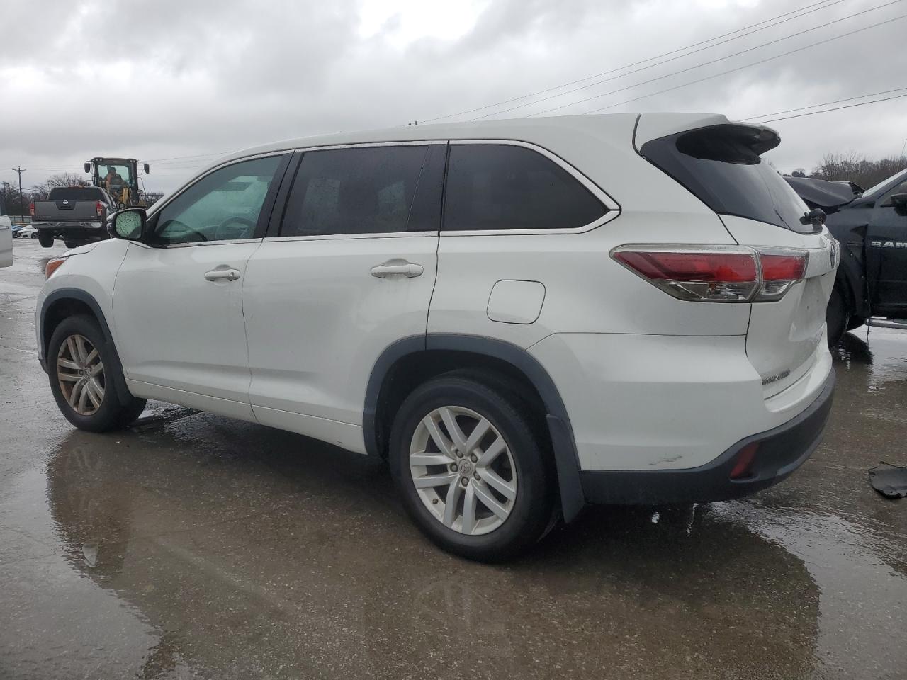 VIN 5TDZARFH4ES005650 2014 TOYOTA HIGHLANDER no.2