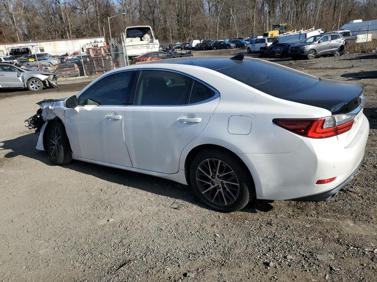 2017 Lexus ES - Image 2