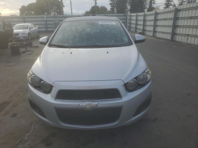 Седаны CHEVROLET SONIC 2012 Серебристый