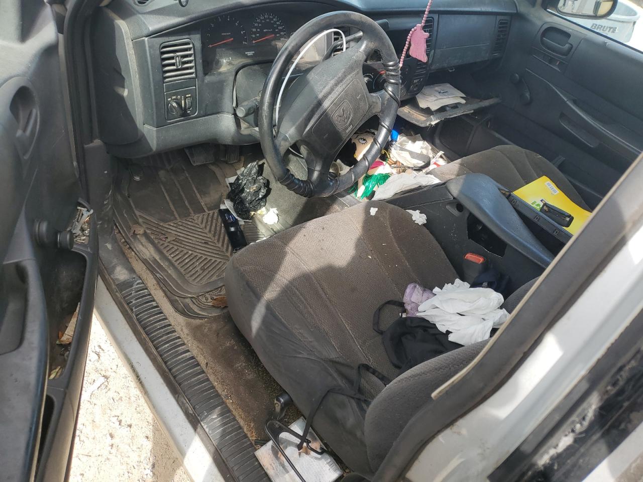 2003 Dodge Dakota - Image 8