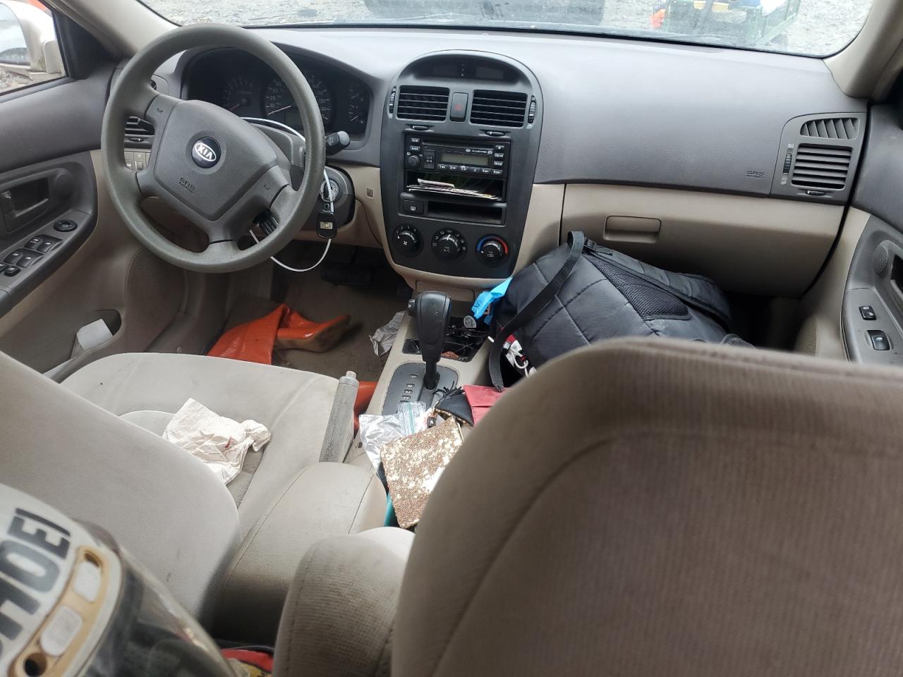 2004 Kia Spectra Lx VIN: KNAFE121045029608 Lot: 86611105