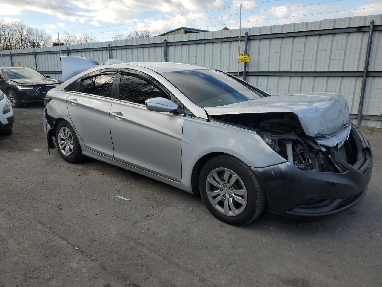 2011 Hyundai Sonata - Image 4