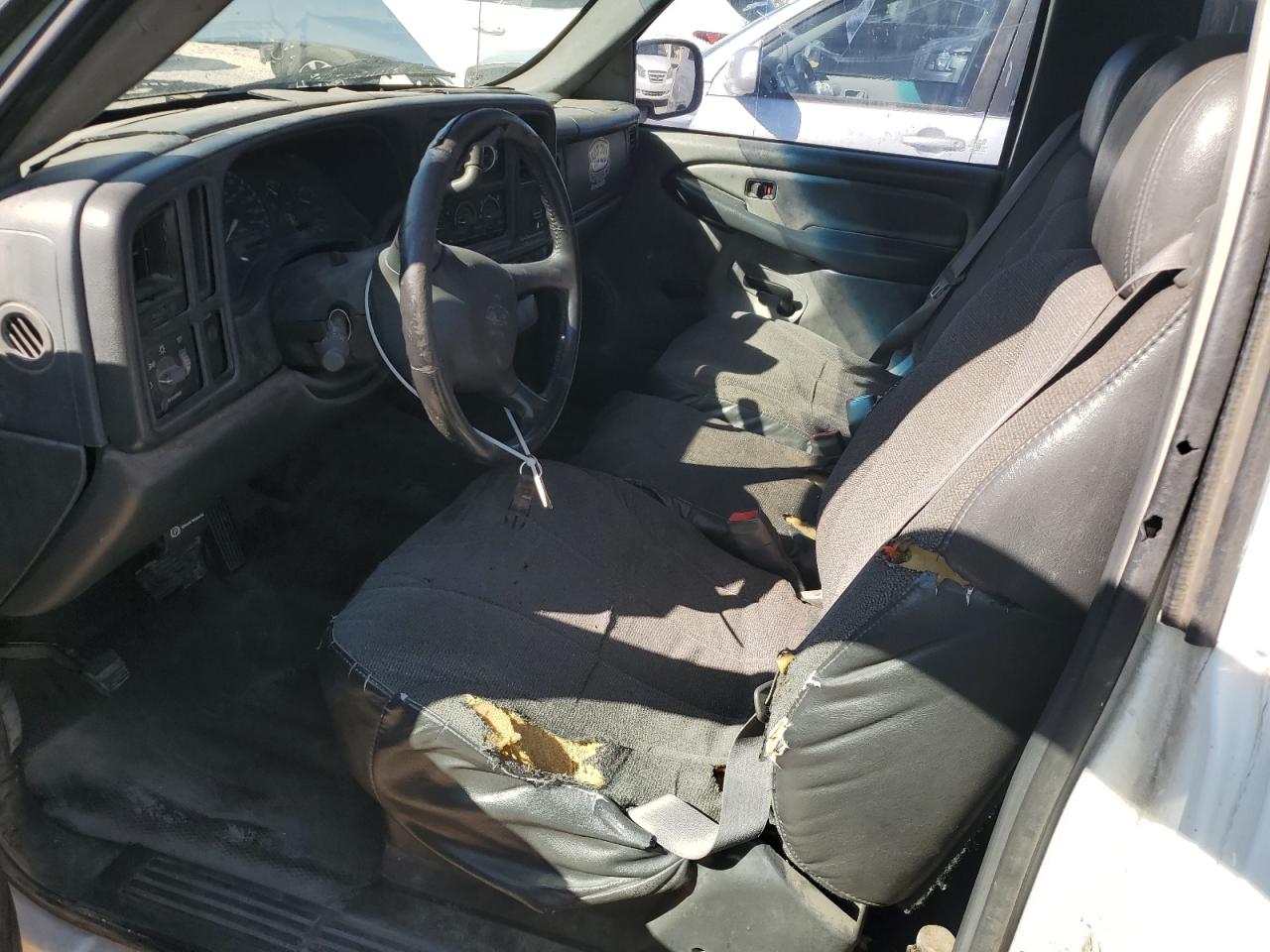 2000 Chevrolet Silverado - Image 7