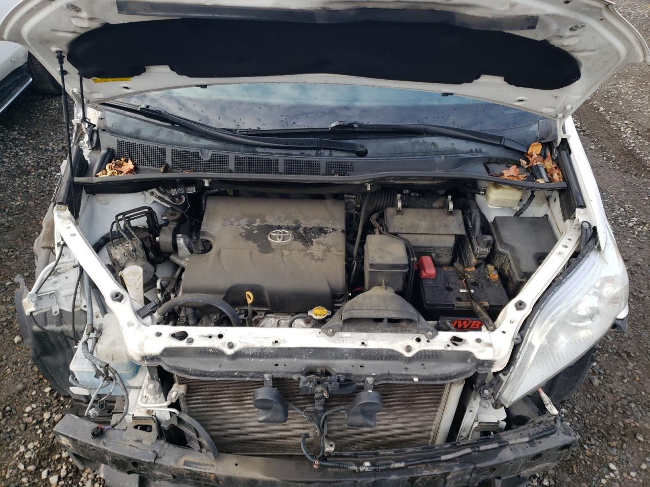 2016 Toyota Sienna - Image 12