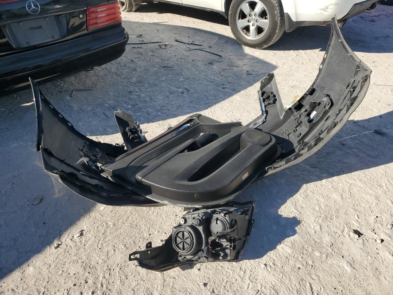 2015 Cadillac Srx Luxury Collection VIN: 3GYFNBE33FS618466 Lot: 85552884