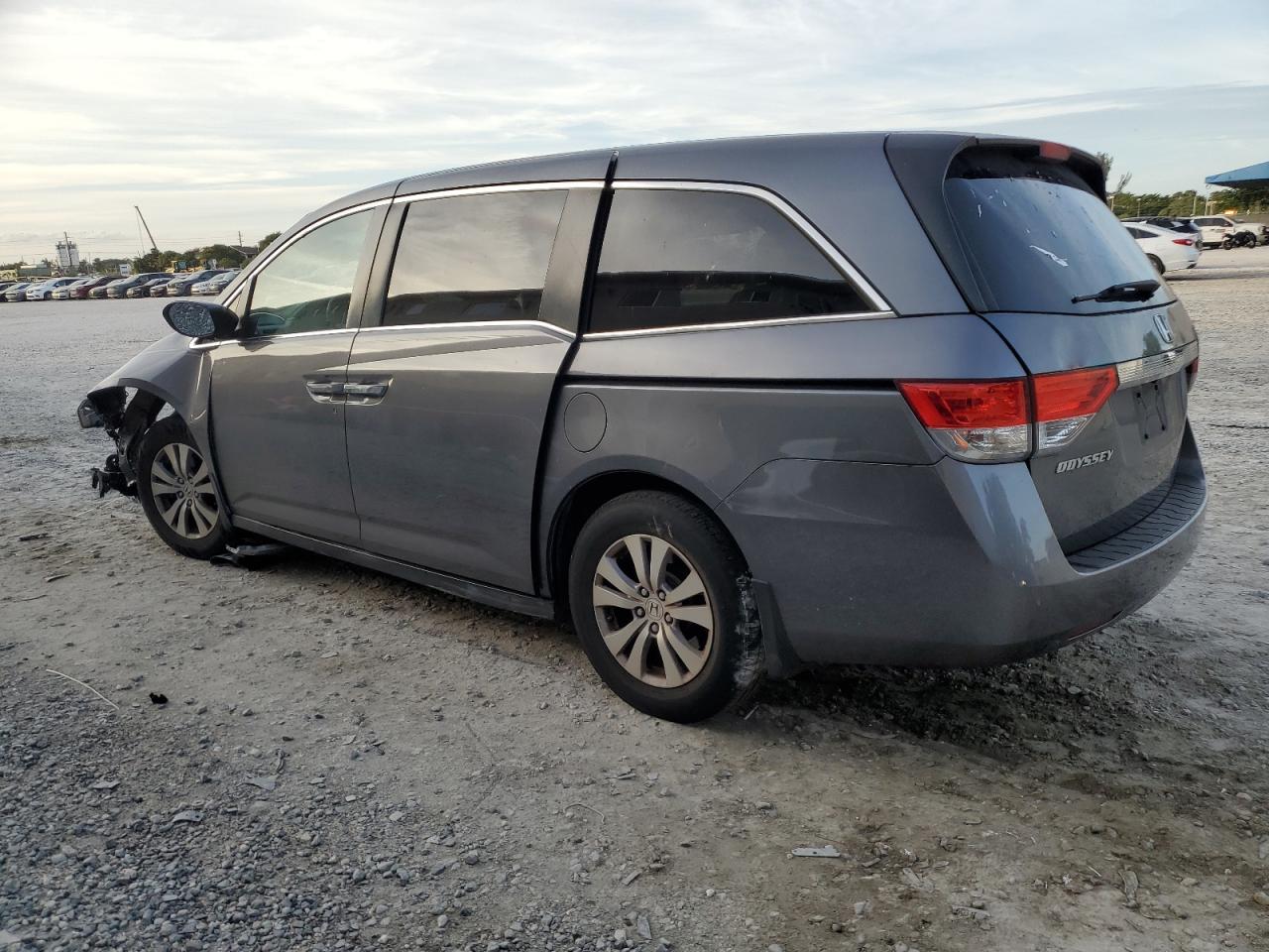 5FNRL5H4XHB025021 2017 HONDA ODYSSEY - Image 2