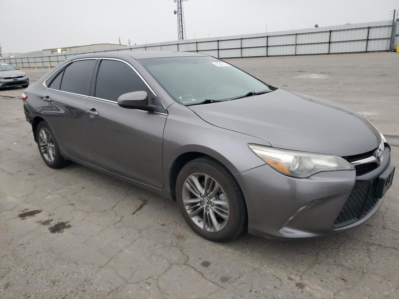 VIN 4T1BF1FK9HU332833 2017 TOYOTA CAMRY no.4