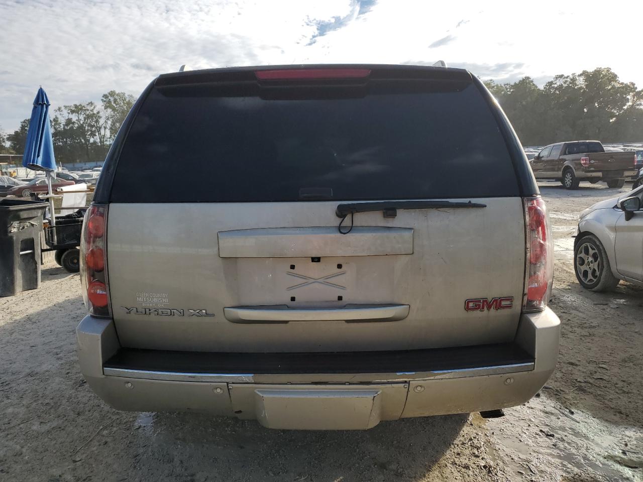 2013 GMC Yukon - Image 6