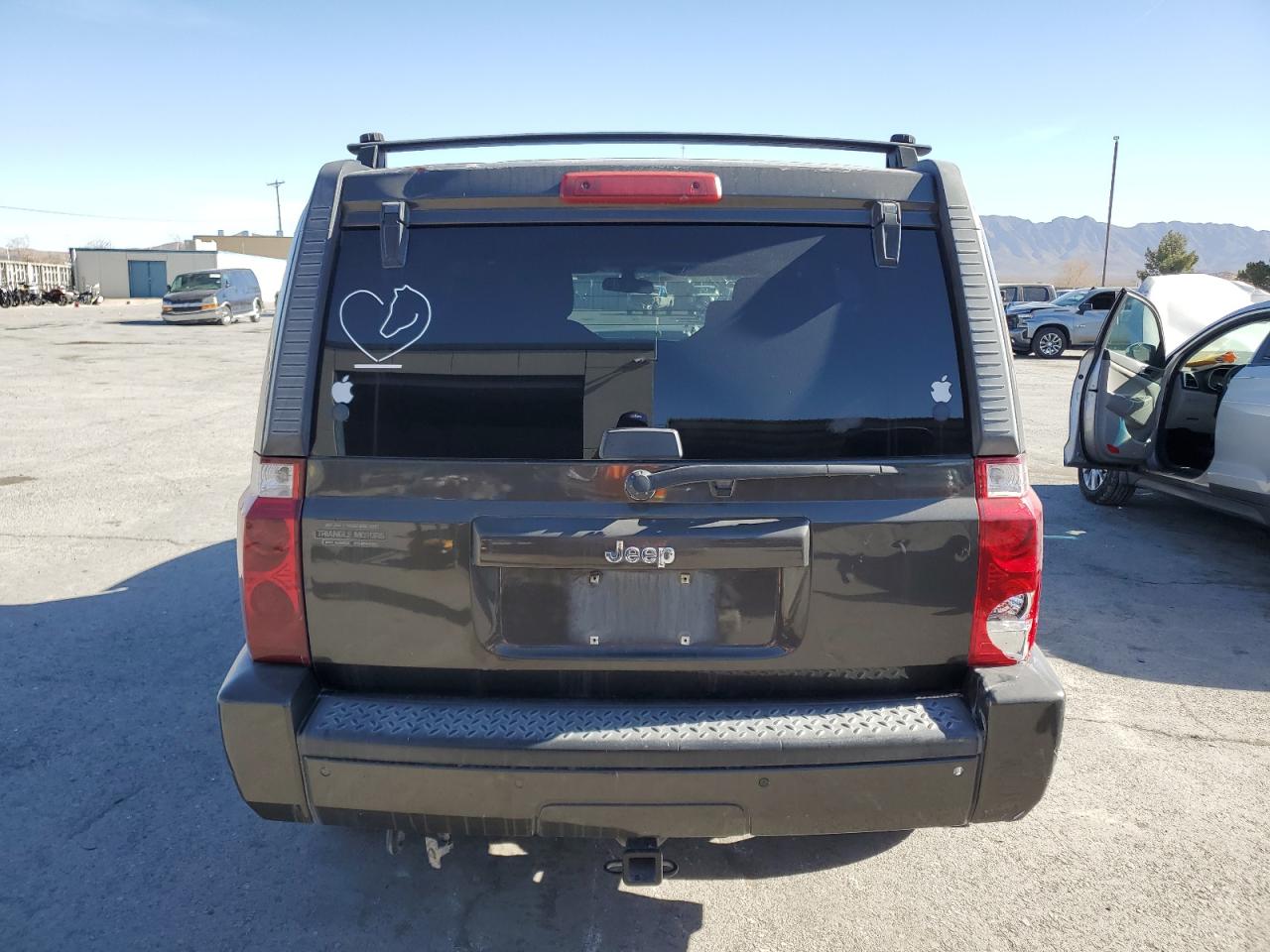 2006 Jeep Commander VIN: 1J8HH48K26C263986 Lot: 84712294