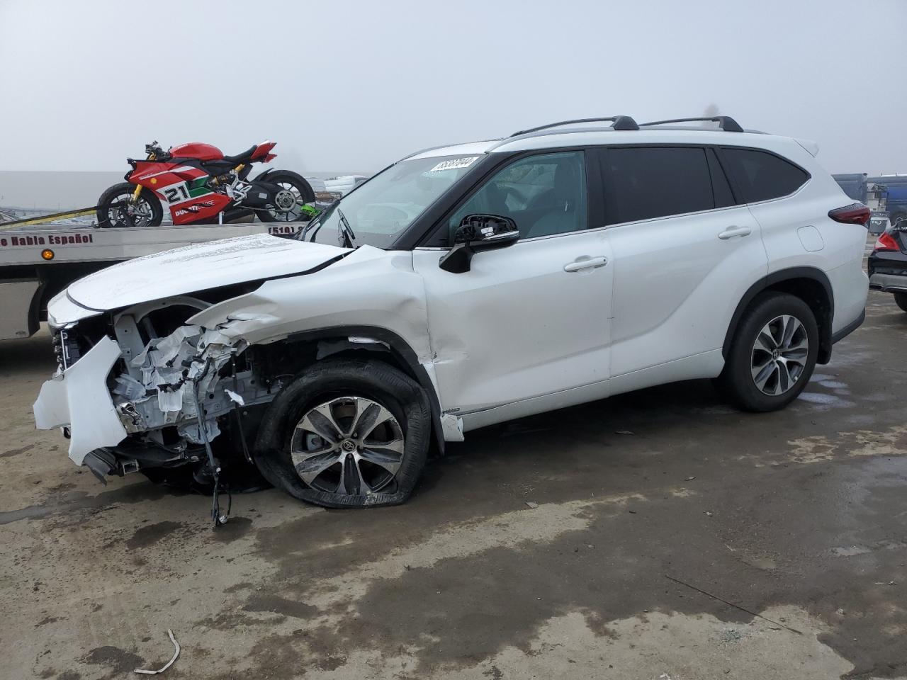 2024 Toyota Highlander - Image 1
