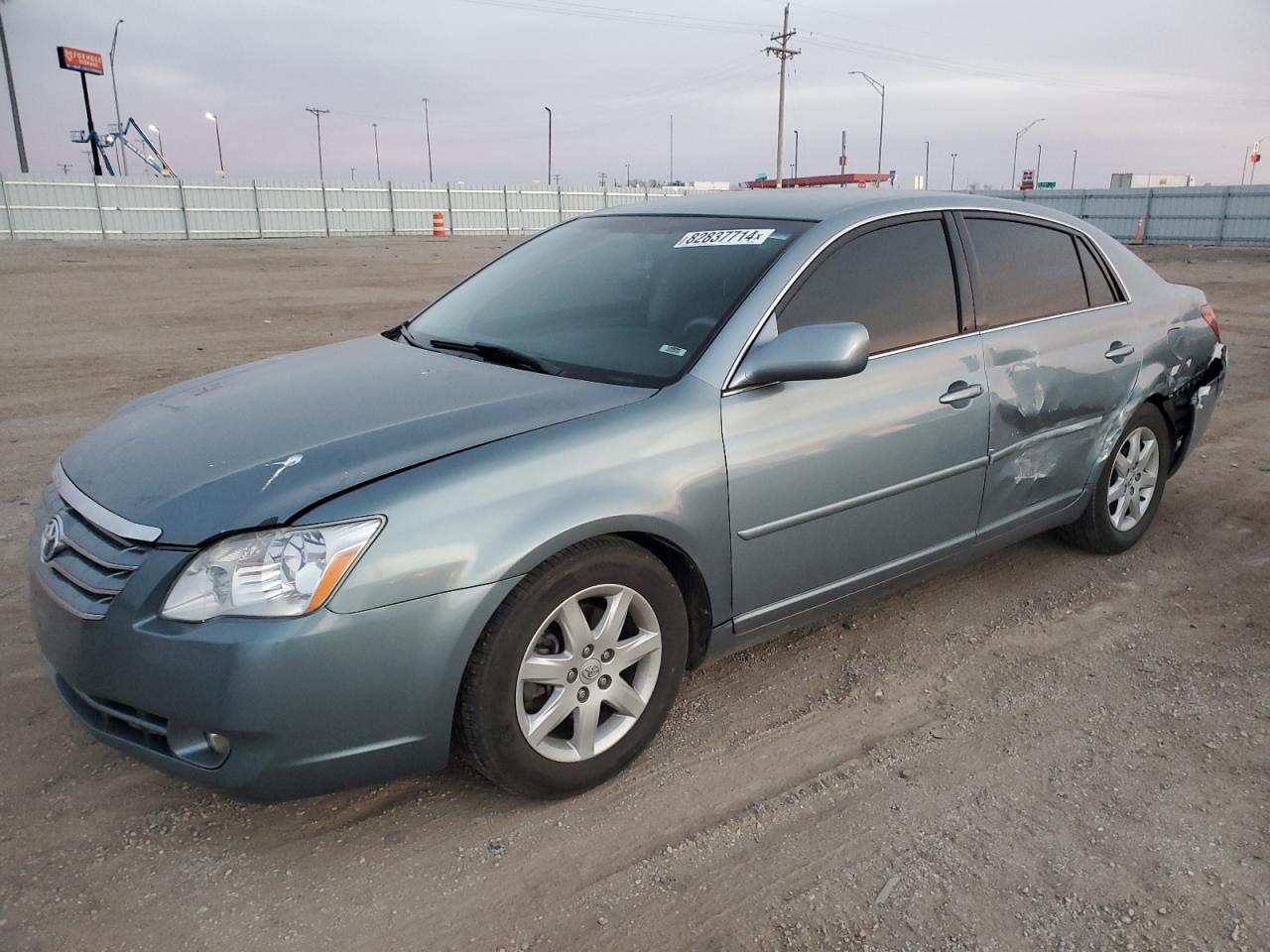2007 Toyota Avalon - Image 1