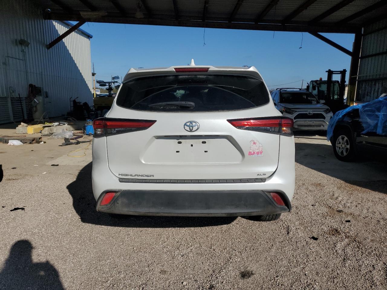 2022 Toyota Highlander - Image 6