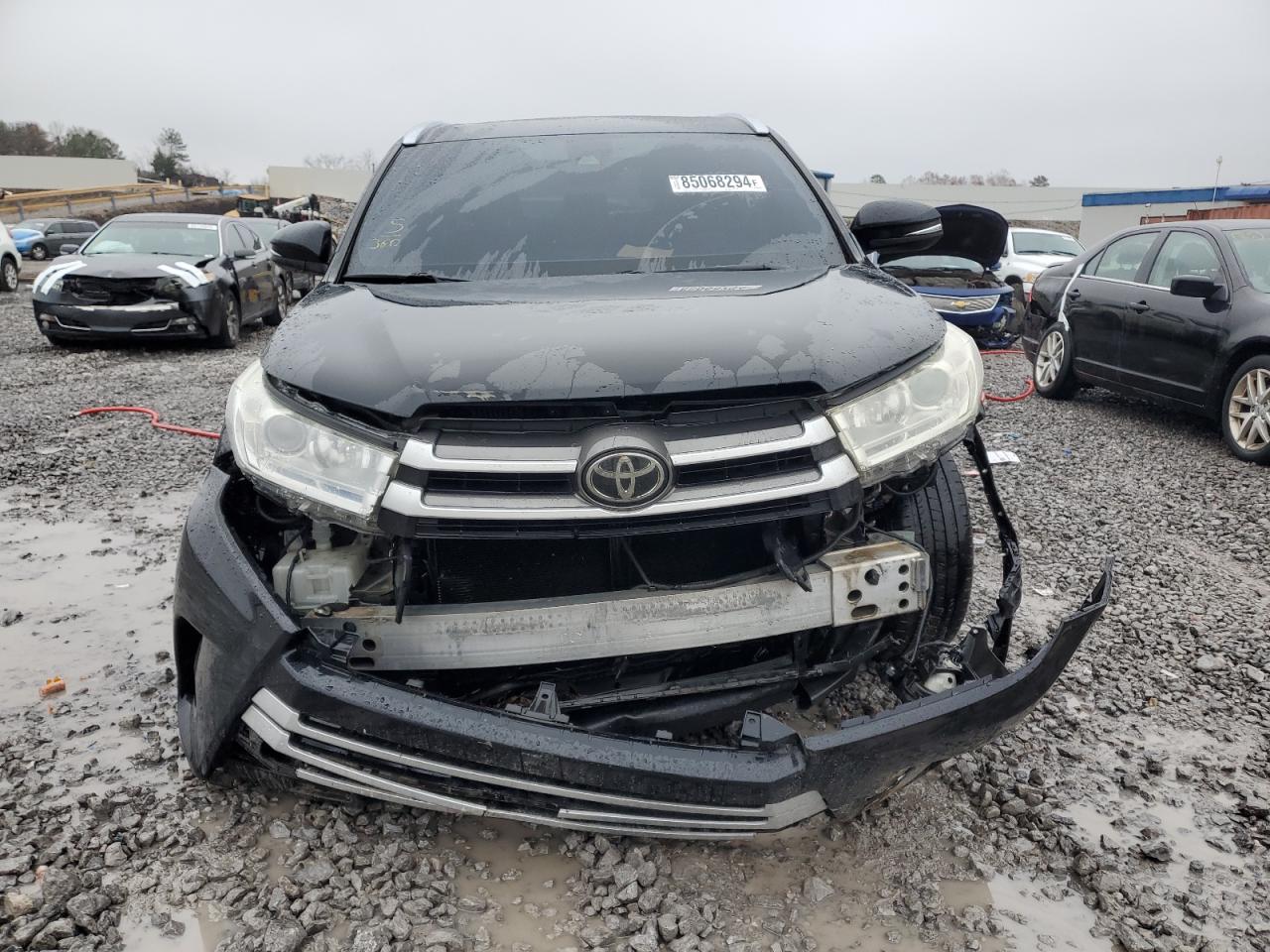 2017 Toyota Highlander - Image 5
