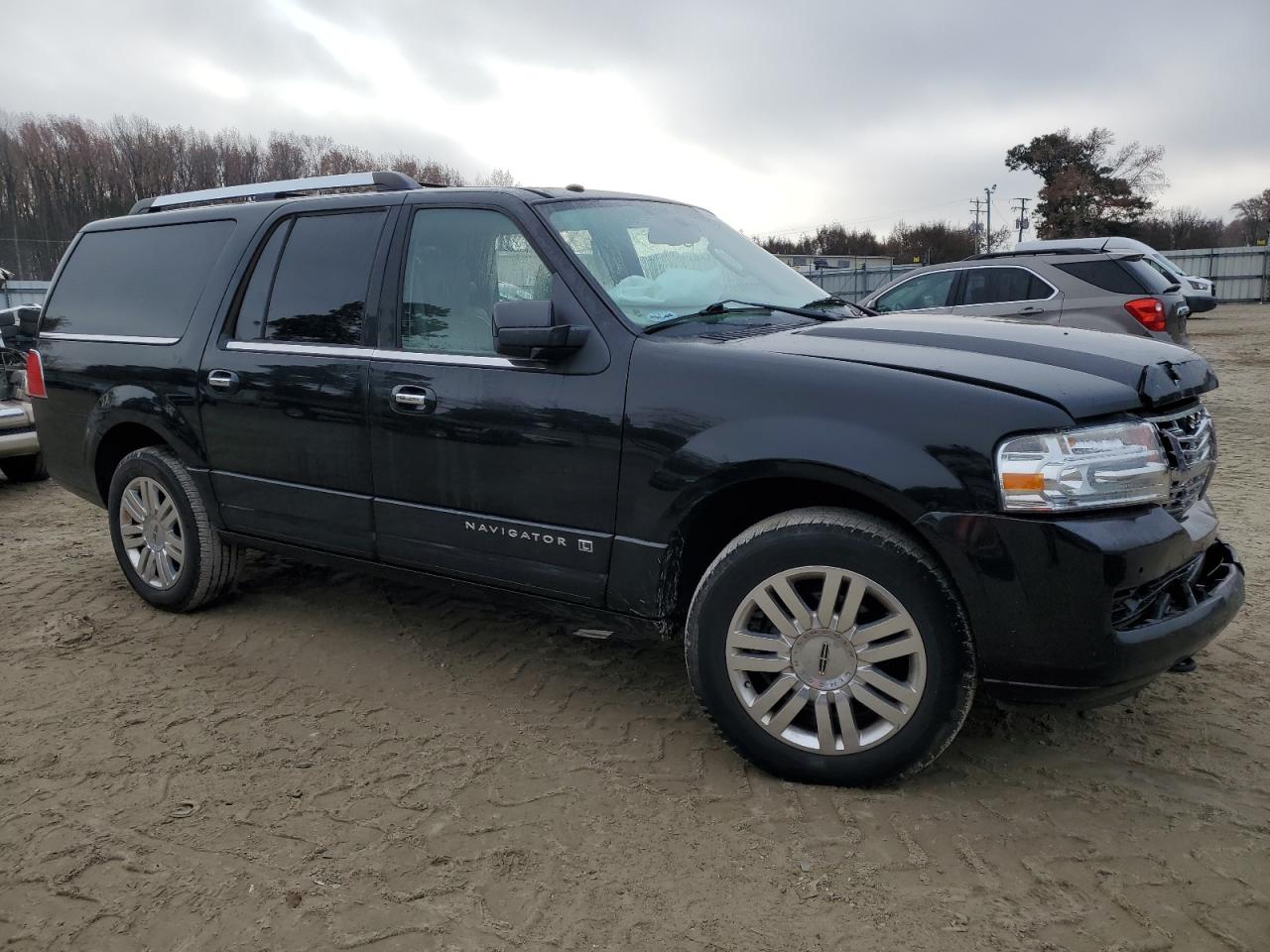 2013 Lincoln Navigator - Image 4