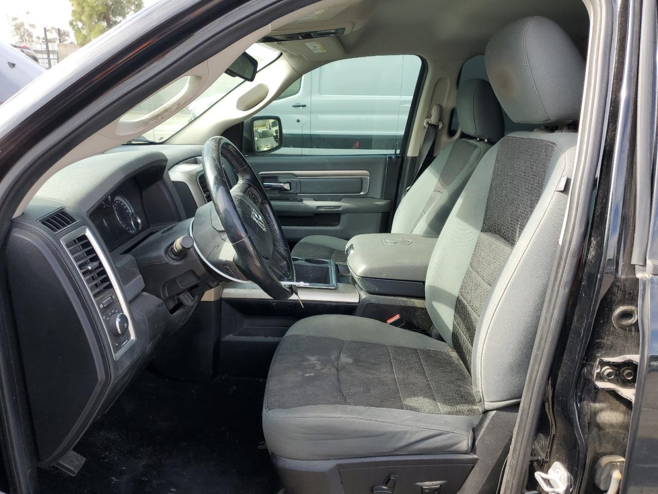 2014 RAM 1500 - Image 7