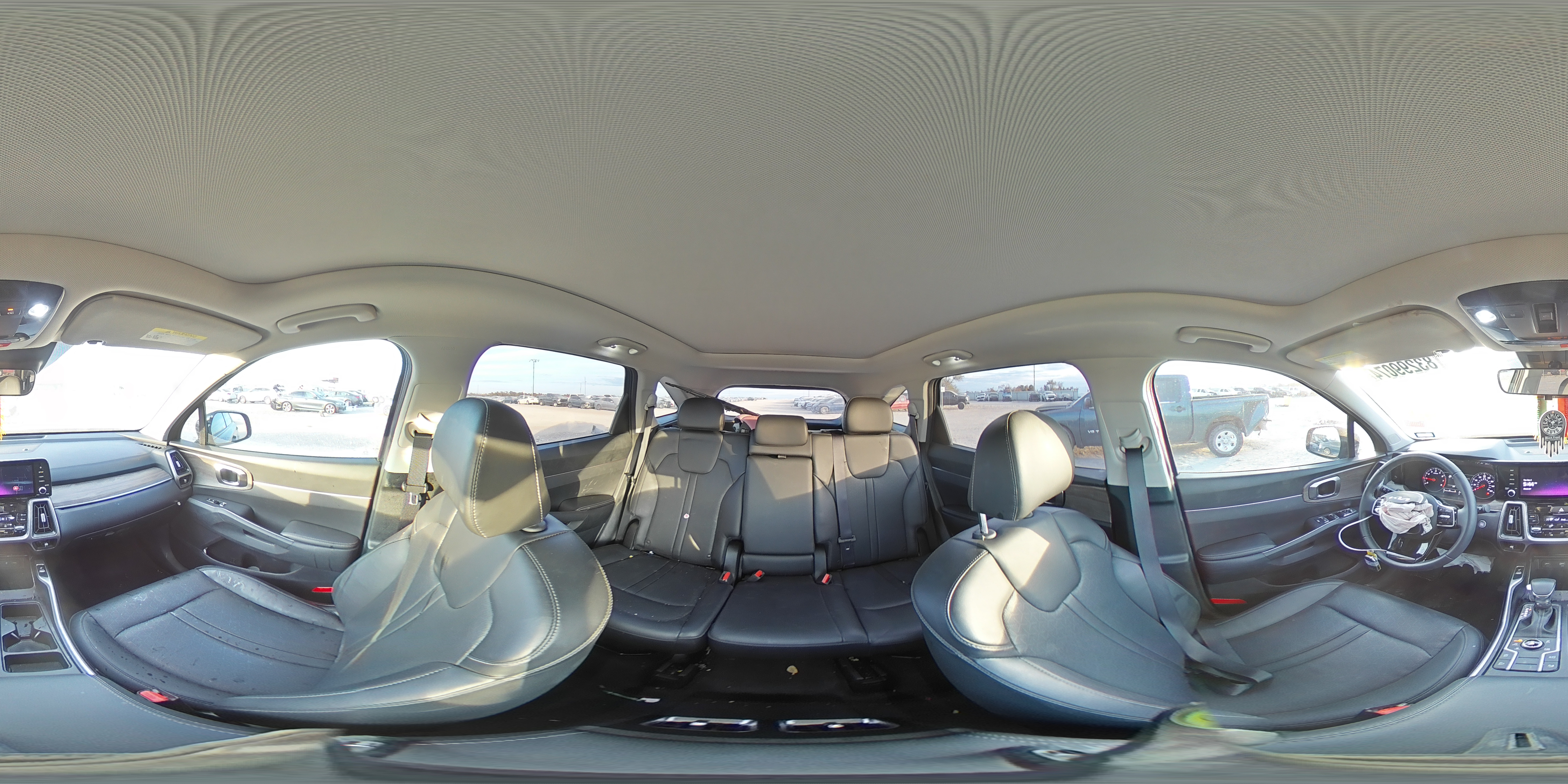 2023 Kia Sorento - Image 13