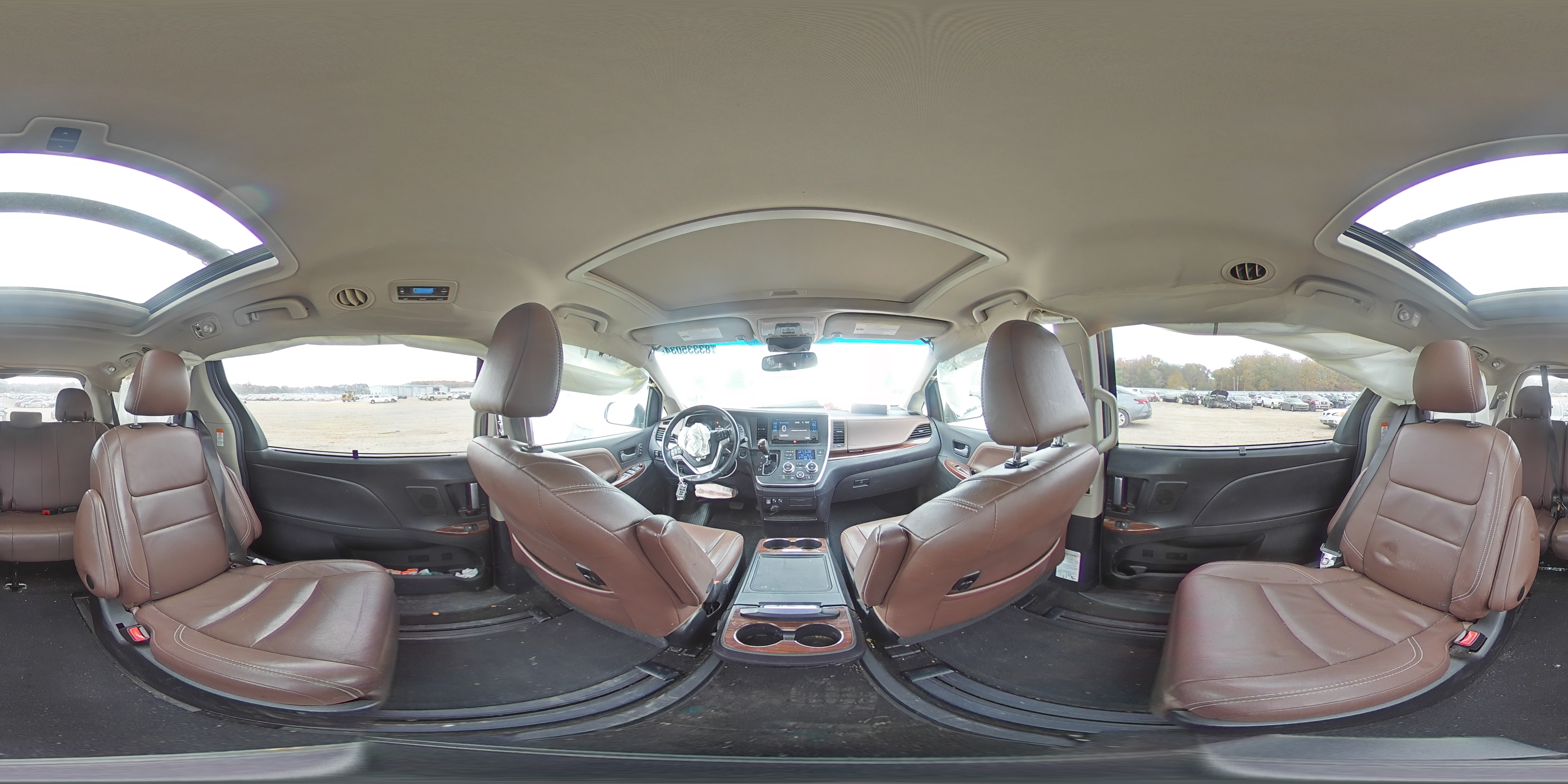 2017 Toyota Sienna - Image 14