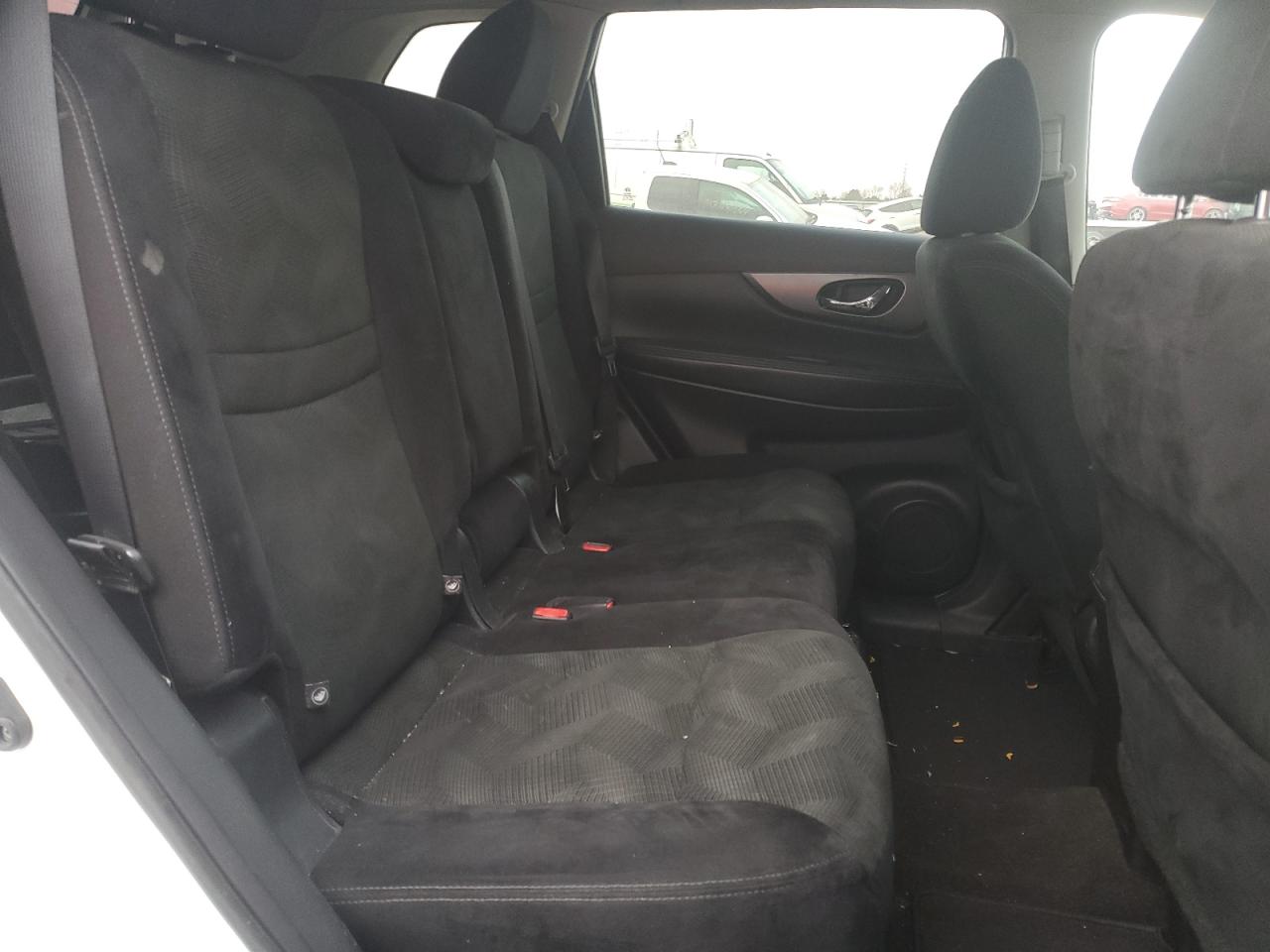 2015 Nissan Rogue - Image 10