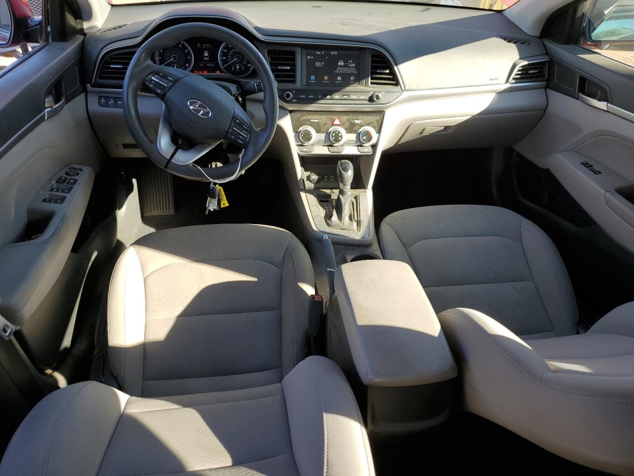 2019 Hyundai Elantra - Image 8