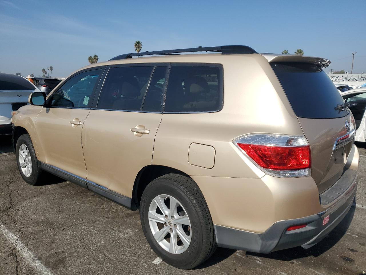 2011 Toyota Highlander - Image 2