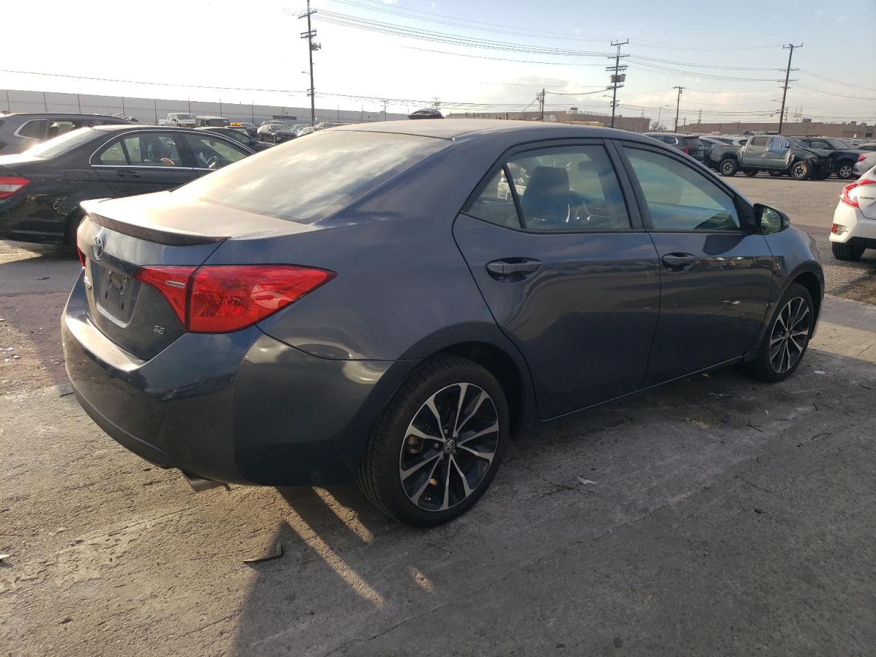 VIN 5YFBURHE6JP843239 2018 TOYOTA COROLLA no.3