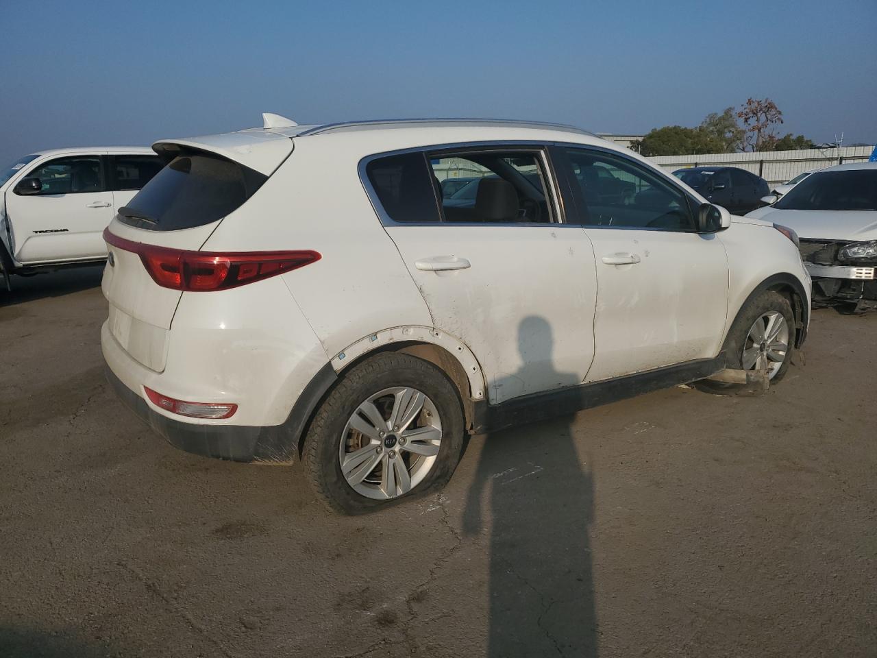 VIN KNDPM3AC7K7504178 2019 KIA SPORTAGE no.3