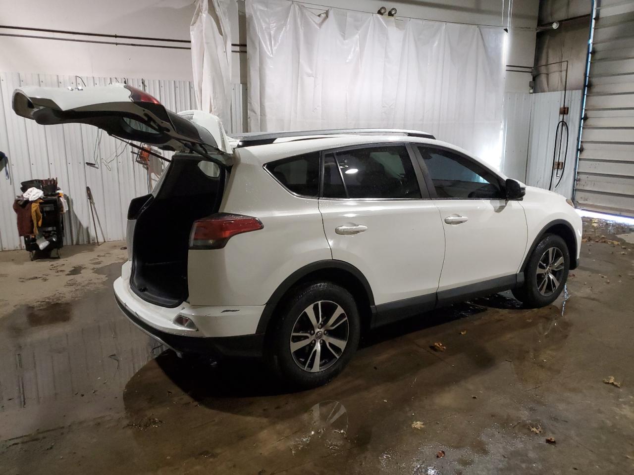 VIN 2T3RFREV8HW553257 2017 TOYOTA RAV4 no.3