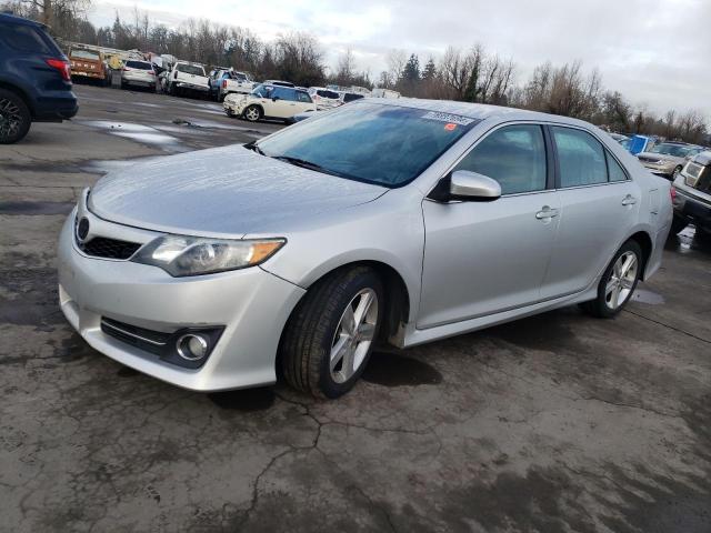  TOYOTA CAMRY 2014 Srebrny