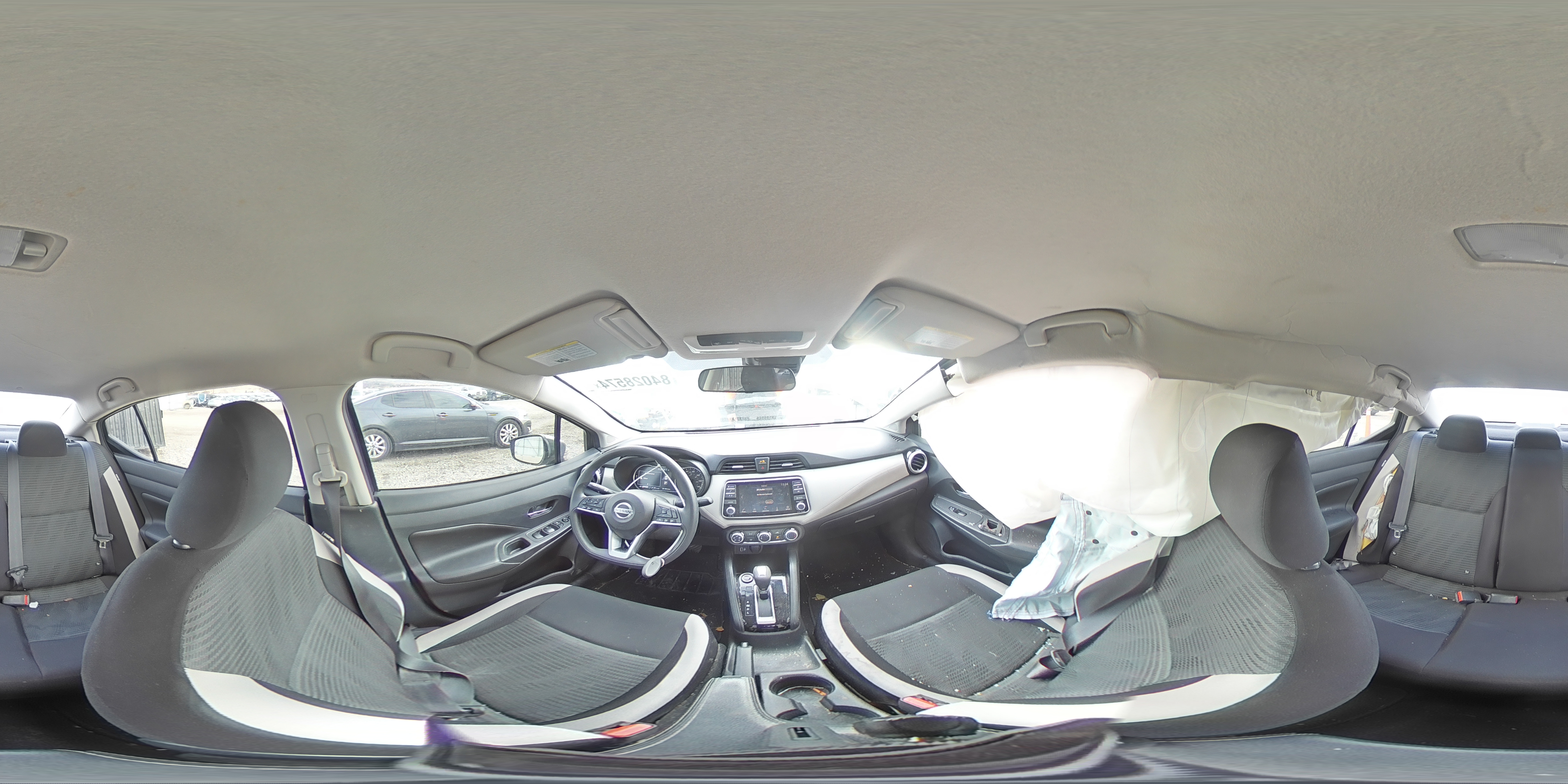 2020 Nissan Versa - Image 13