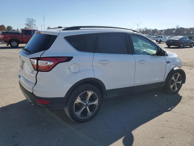  FORD ESCAPE 2017 Biały