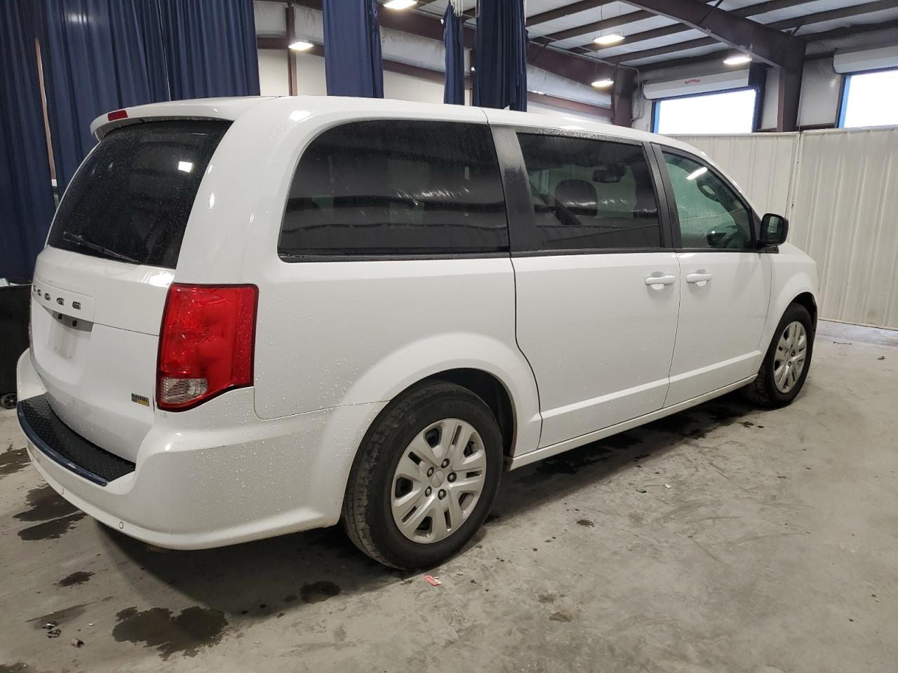 VIN 2C4RDGBG2JR302928 2018 DODGE CARAVAN no.3