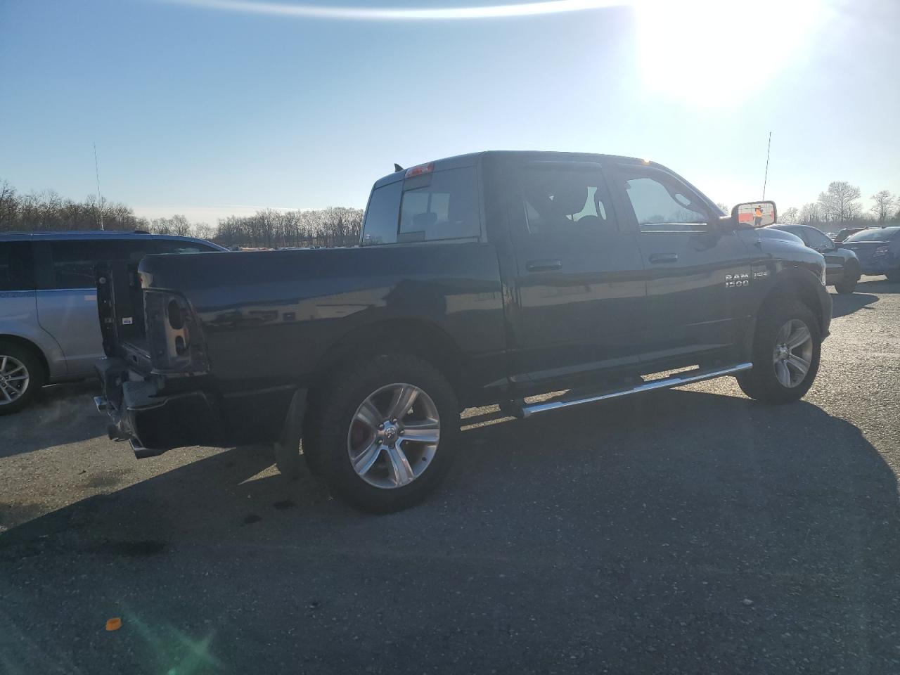 2016 RAM 1500 - Image 3