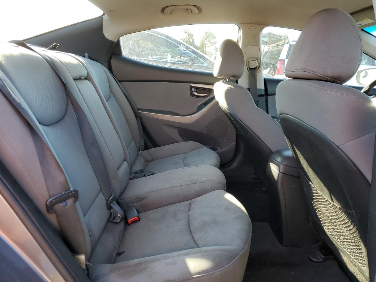 2012 Hyundai Elantra - Image 10