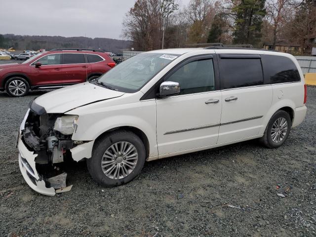  CHRYSLER MINIVAN 2013 White