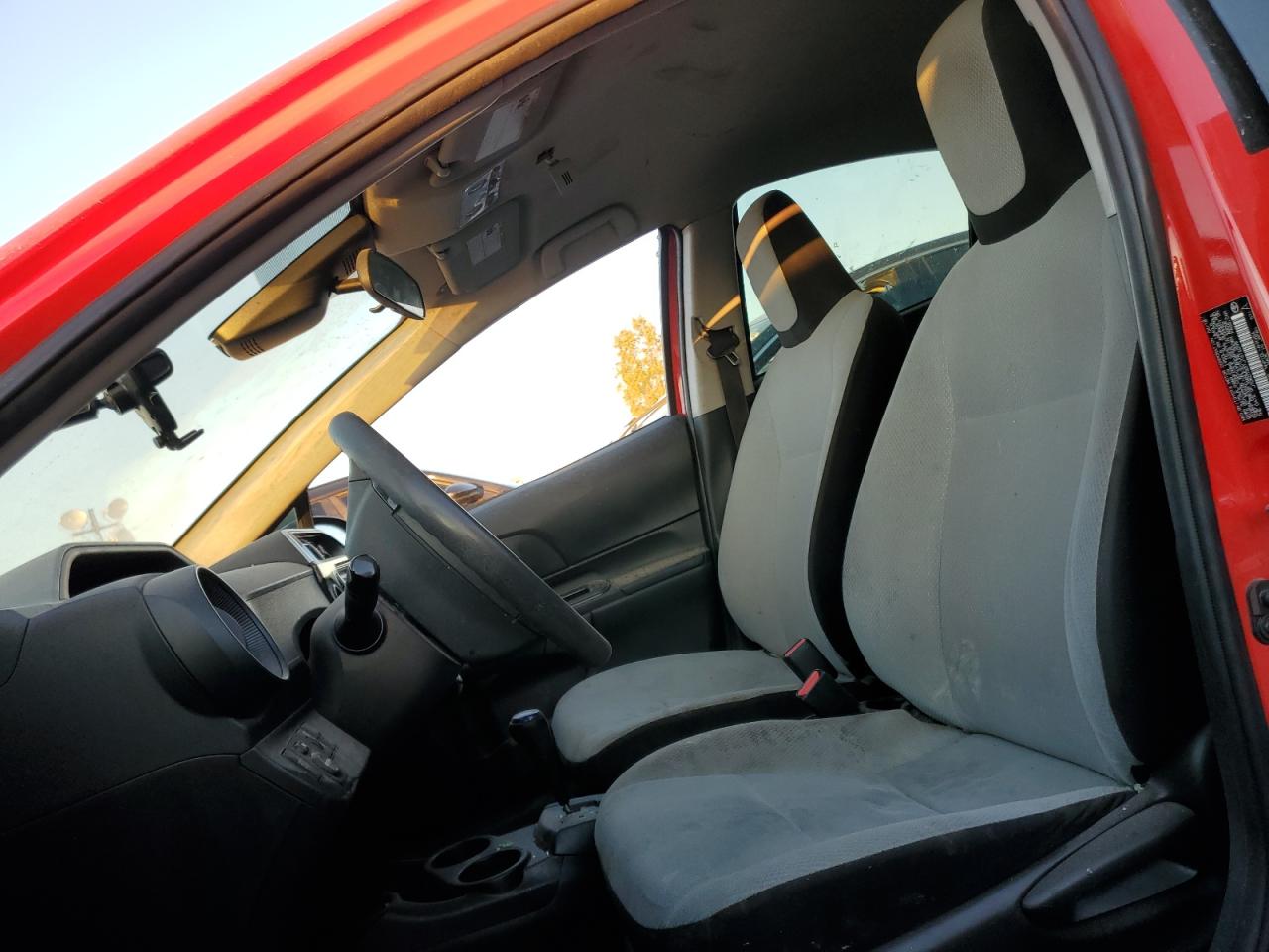 2018 Toyota Prius - Image 7