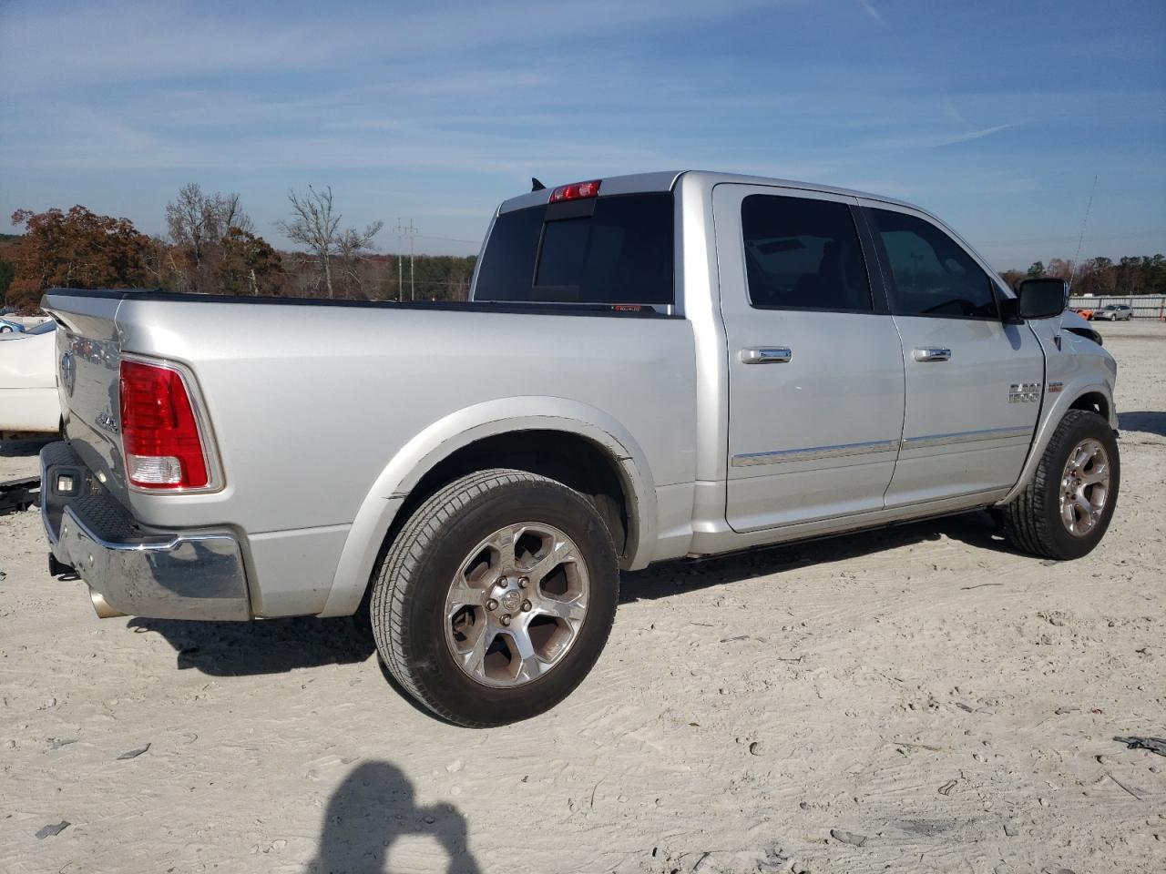 2016 RAM 1500 - Image 3