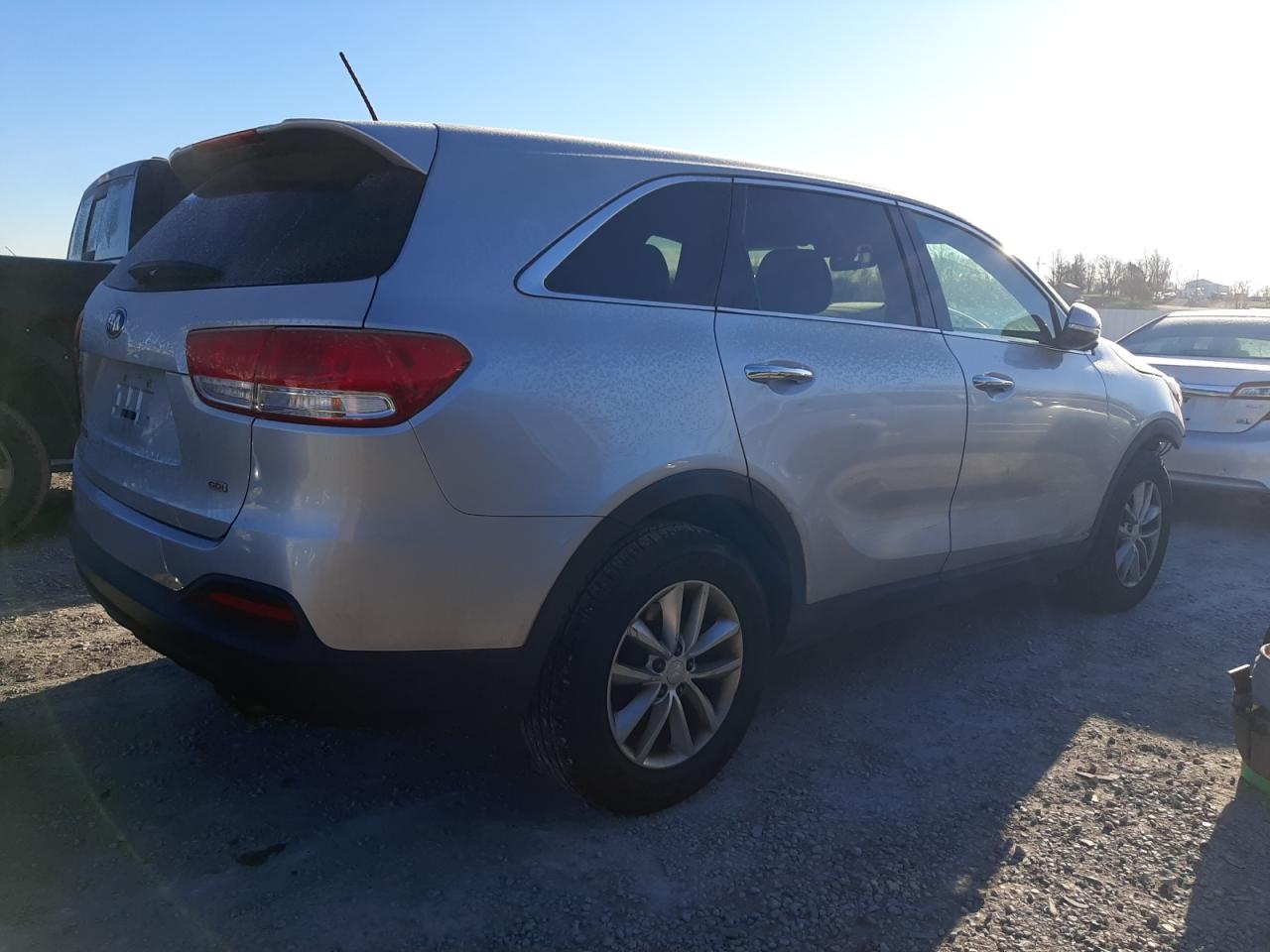 2016 Kia Sorento - Image 3