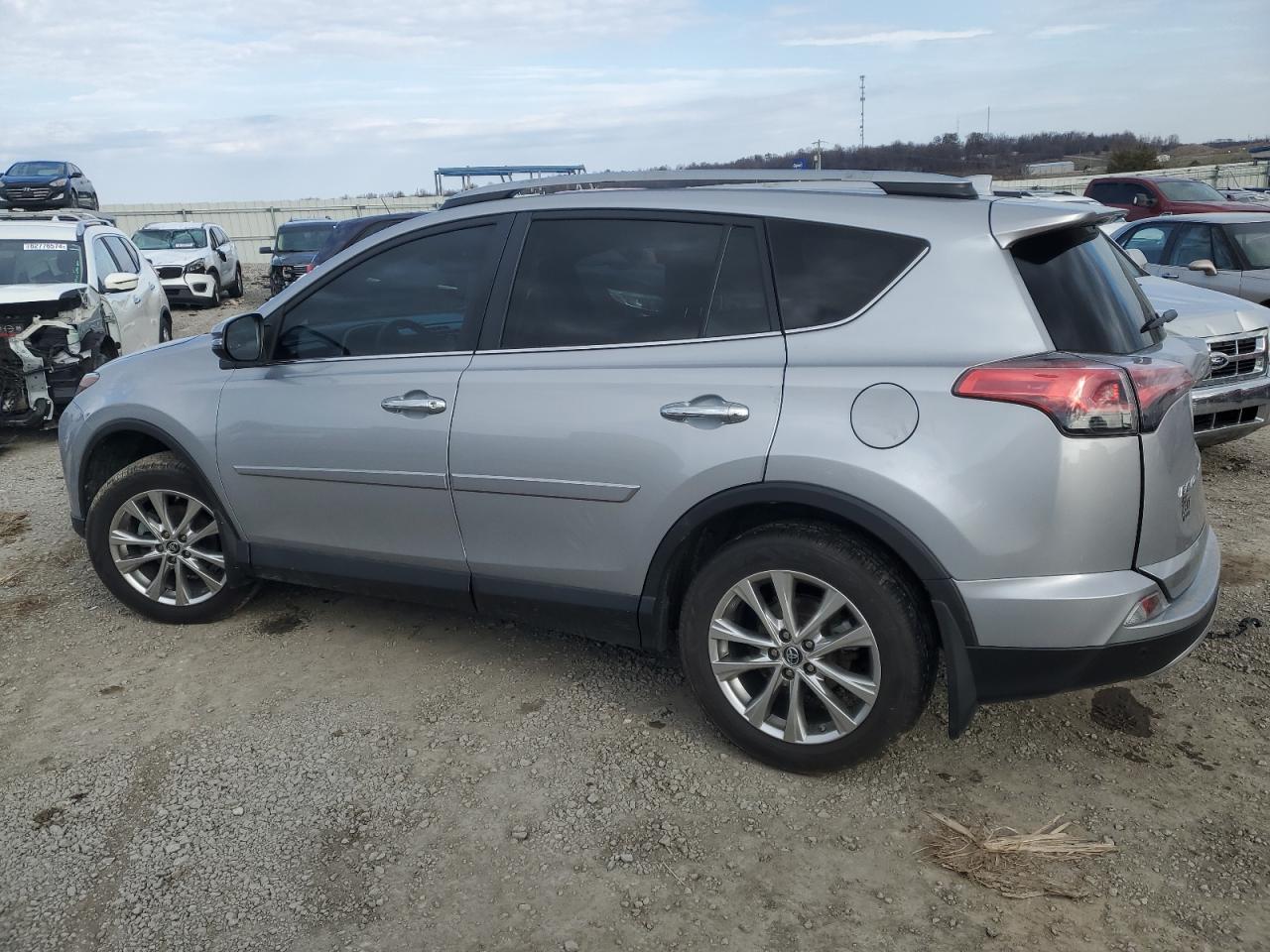 2018 Toyota RAV 4 - Image 2