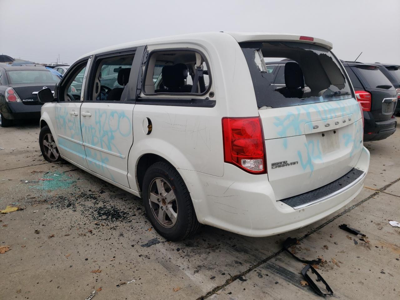 2013 Dodge Caravan - Image 2